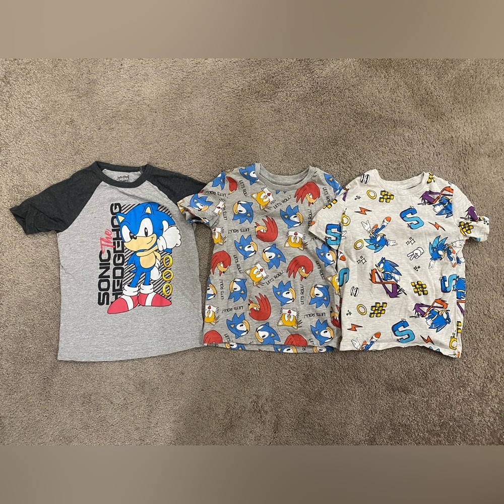 Boys Sonic The Hedgehog Shirts size 6 (3 total)
